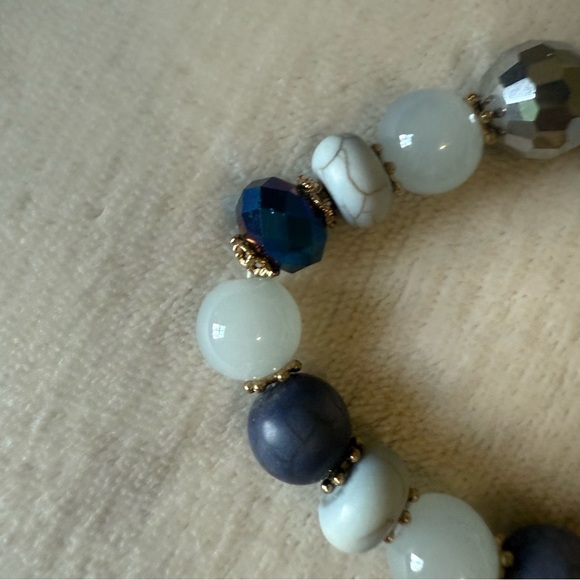 Elegant Multicolor Beaded Bracelet - Picture 2 of 5